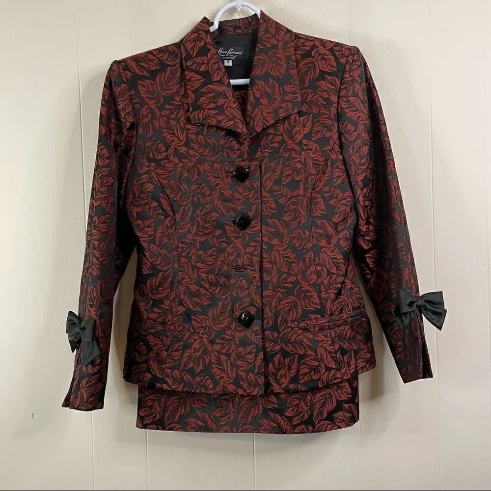 Vintage Karen Laurence Brocade Leaf Pattern Suit Set